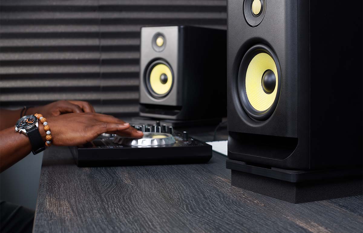 Speaker Isolation Stands