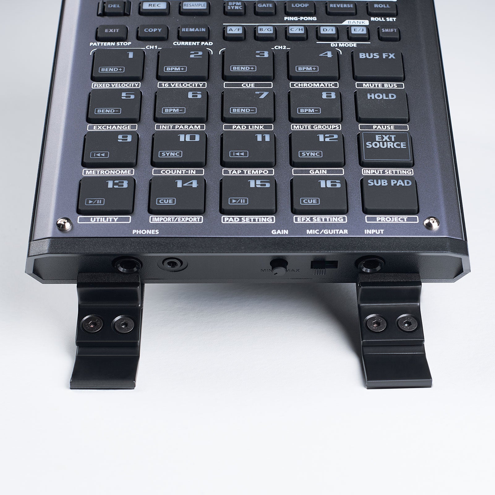 Stand for Roland SP–404 by Sound Addicted – 25° Tilt